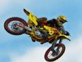 Hra Crazy Motocross skočí na skládačce