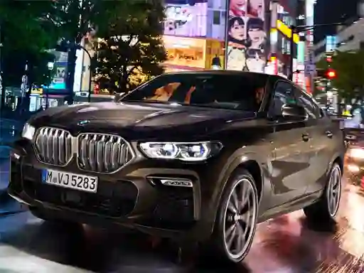 Hra BMW X6 M50I