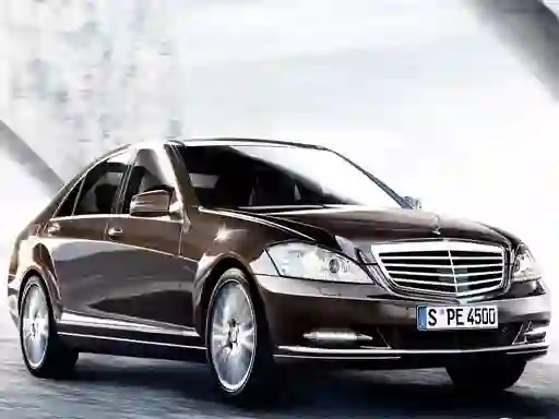 Hra Luxury Sedan Suzzle